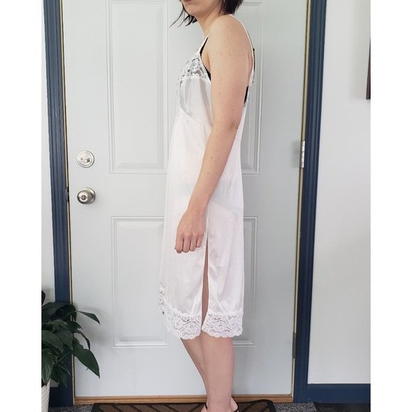 Vintage White Lacy Nylon Slip - Picture 2 of 4